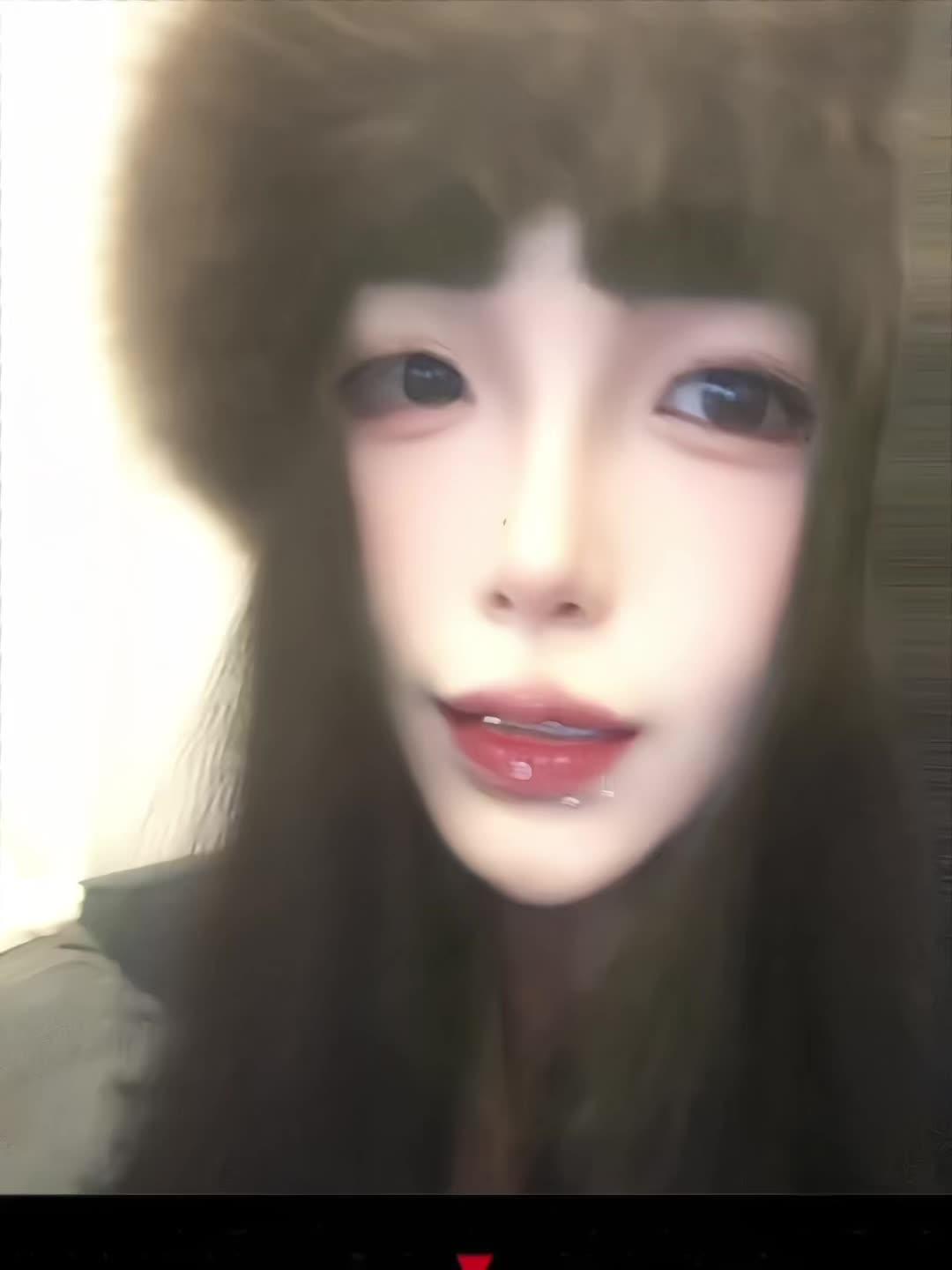 那天屋顶着火 你说我们自由了