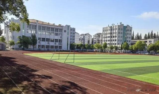 在荆州，每年初中毕业生有多少能读普高？2024年荆州全市报名中考的学生是4979