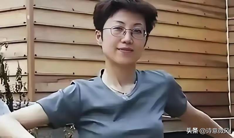 她持美国绿卡带着丈夫和5岁儿子回国探亲，返程在北京首都机场准备离境时，被国家安全