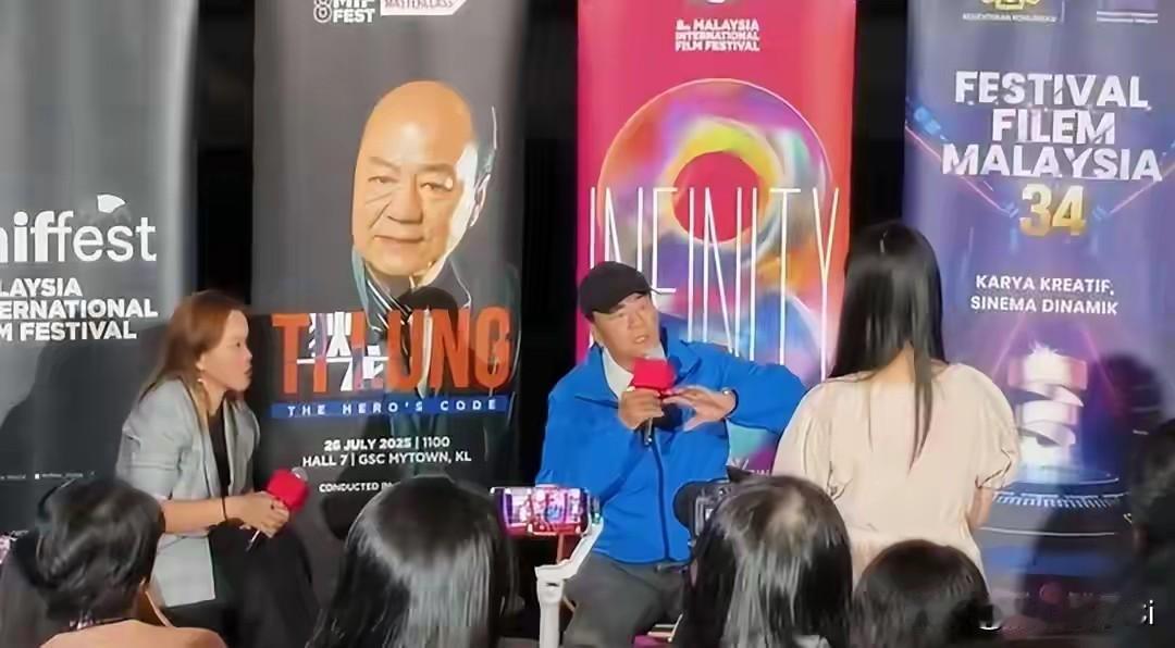 狄龙谈张国荣泪崩， 含泪唱《当年情》称想念哥哥！说自己很想念他，当时的情节不是他