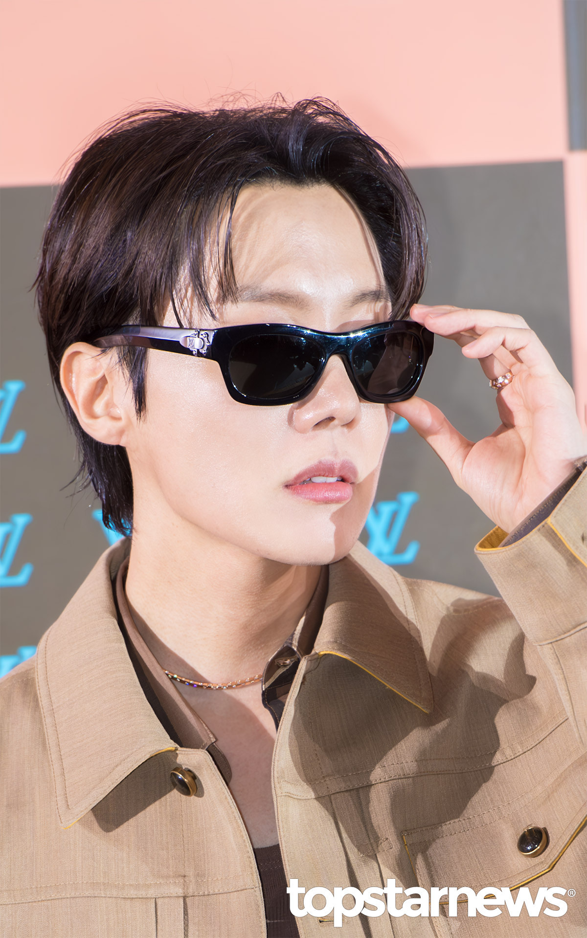 251203 Louis VuittonVisionary Journeys P