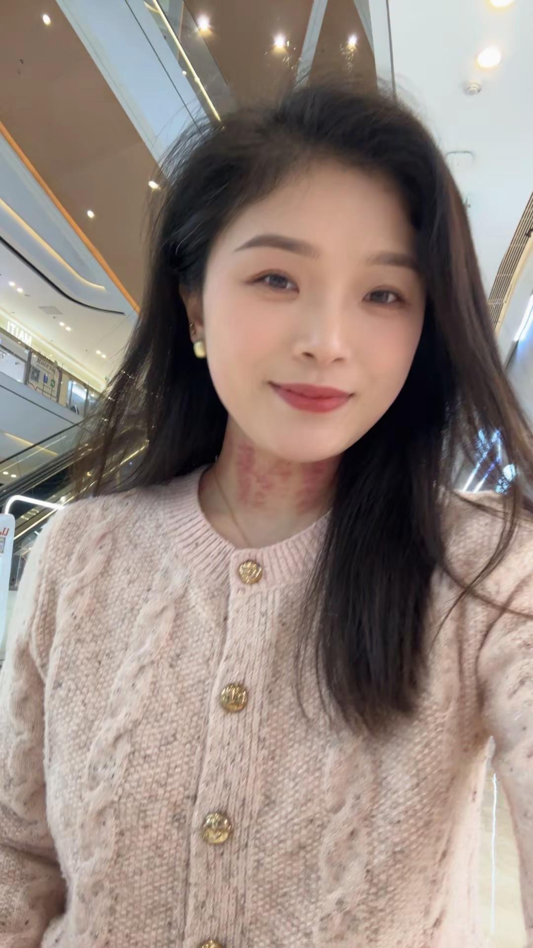 今年好好干，争取买条碎花裙，也感受一下Polo衫的深情