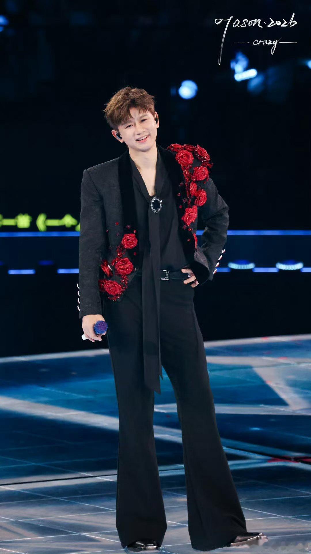 张杰演唱会歌单周周上新 张杰未LIVE巡回演唱会 张杰唱响古风《红尘录》，江湖豪