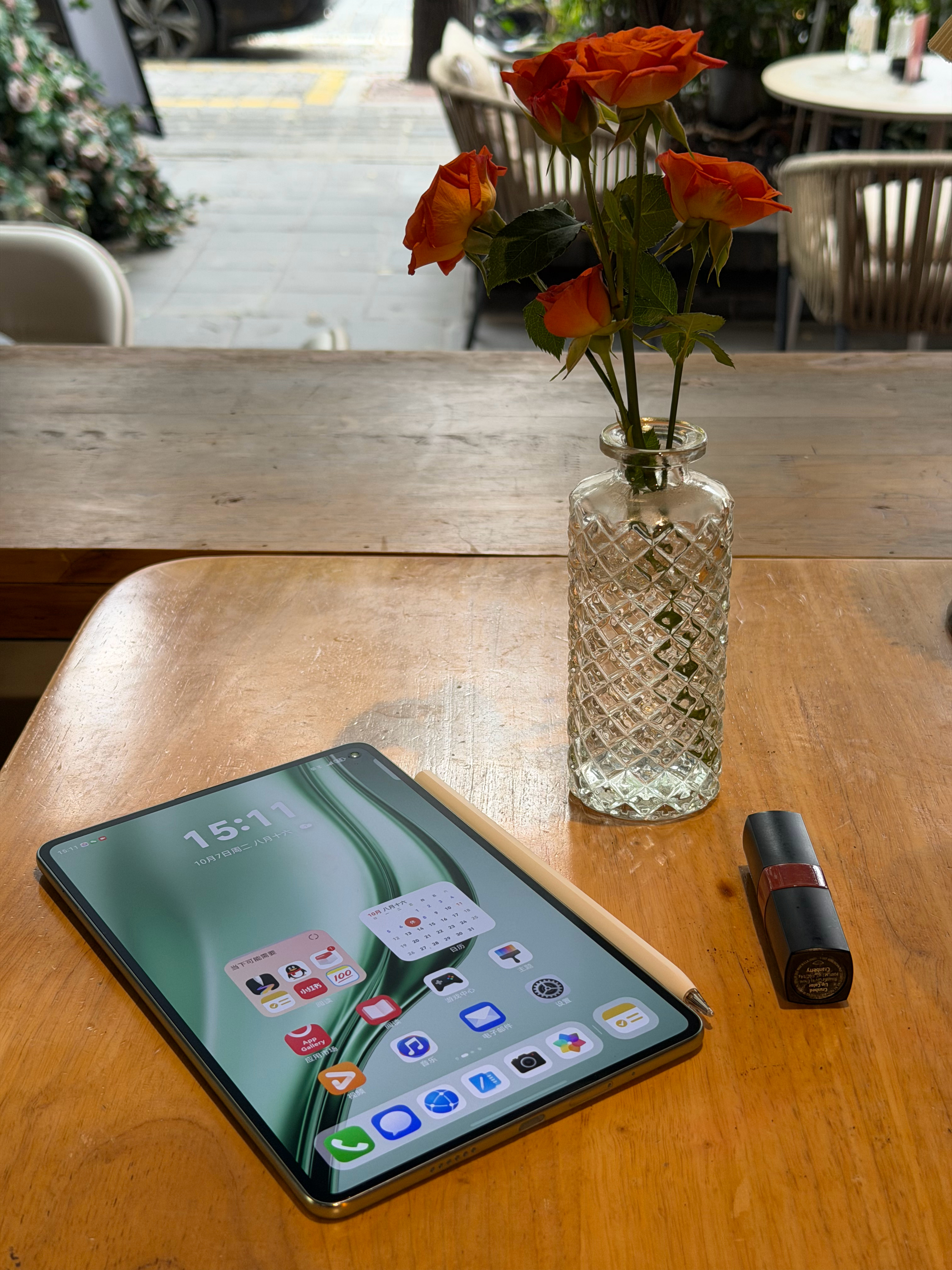 华为 MatePad Mini 这小玩意还不错，完全可以充当折叠屏的平替。 ​​