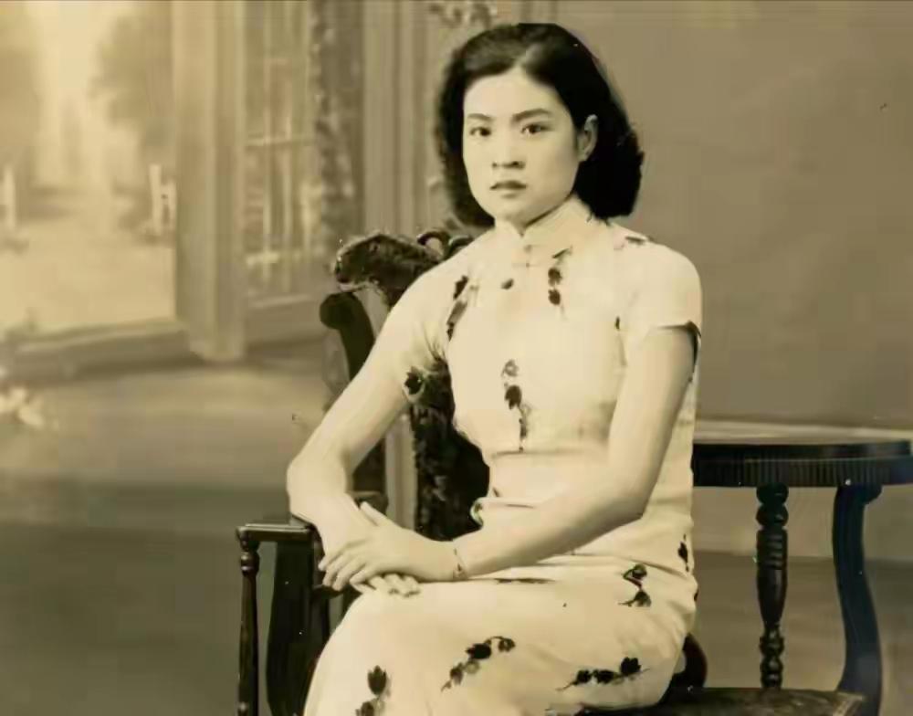 1917年，湖南军阀头目王德庆病逝，病重之际，他偷偷留给小妾30万大洋，嘱咐她千