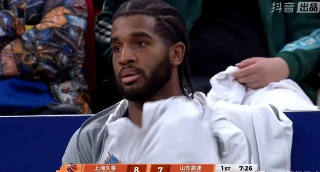 山东高速竟然取消了外援克里斯的注册！今天据CBA官网外援注册信息显示，山东高速取