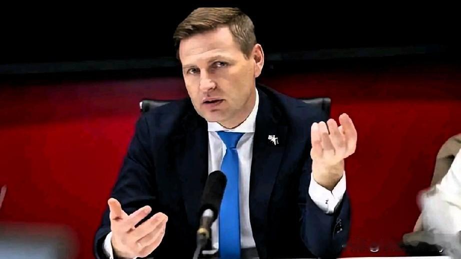 国防部长被骗7000万欧元，似听以为笑话，但却是真实事情。不得不承服骗子的骗术高