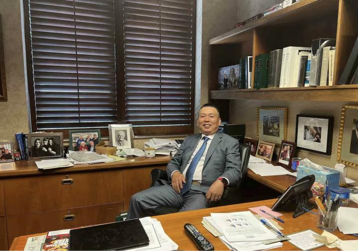 我保持精力旺盛的秘密

1.经常去KTV或足疗店转转。
我每次去完以后，回家路上