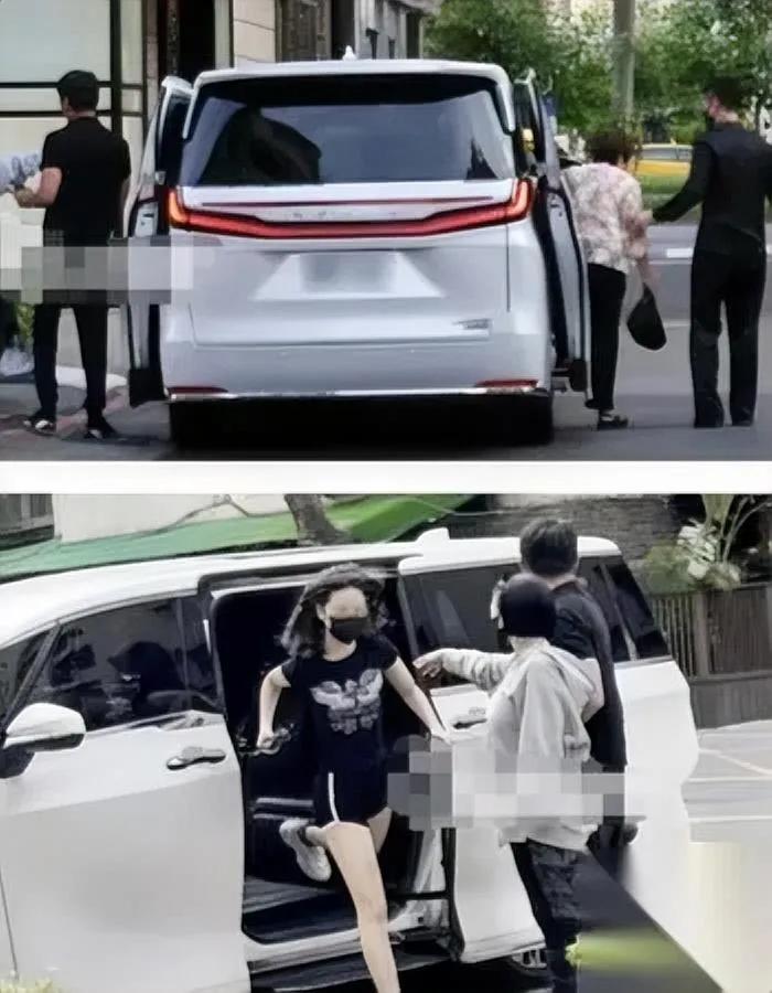 具俊晔最近太风光

出手阔绰到离谱

我算是摸透他讨S妈欢心的核心密码了。

最