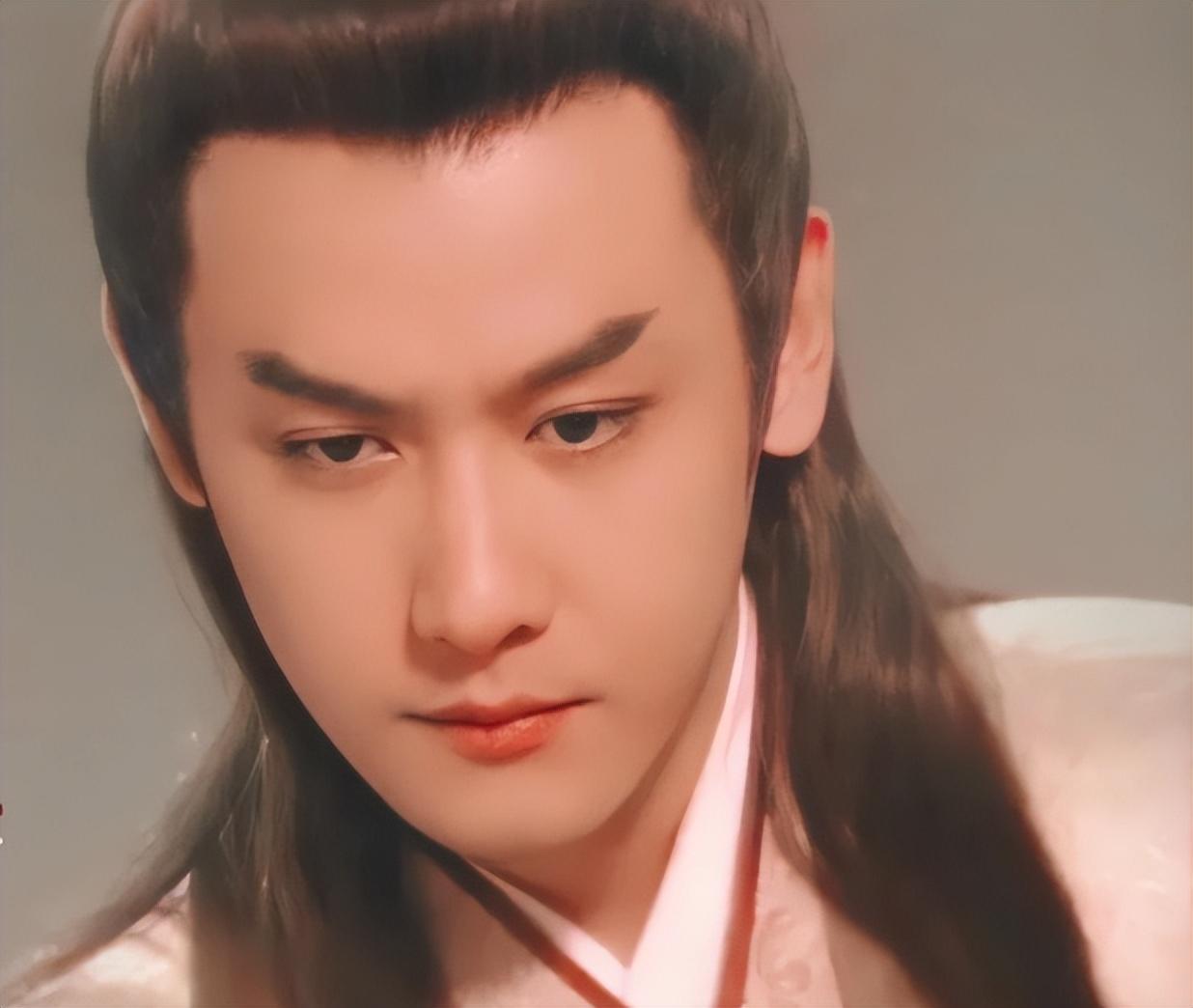 邱心志，吴岱融，这两位
  唐国强、迟重端缺少点阳刚、欧阳奋强实际上相貌并不太好