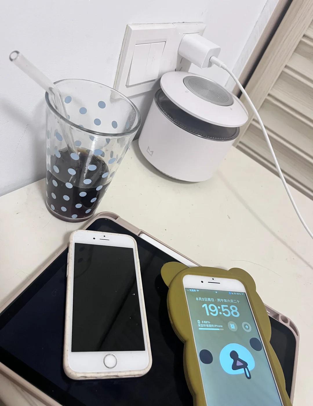 幸福就是有很多小手机
备用机 6s 8p 电子垃圾 小手机