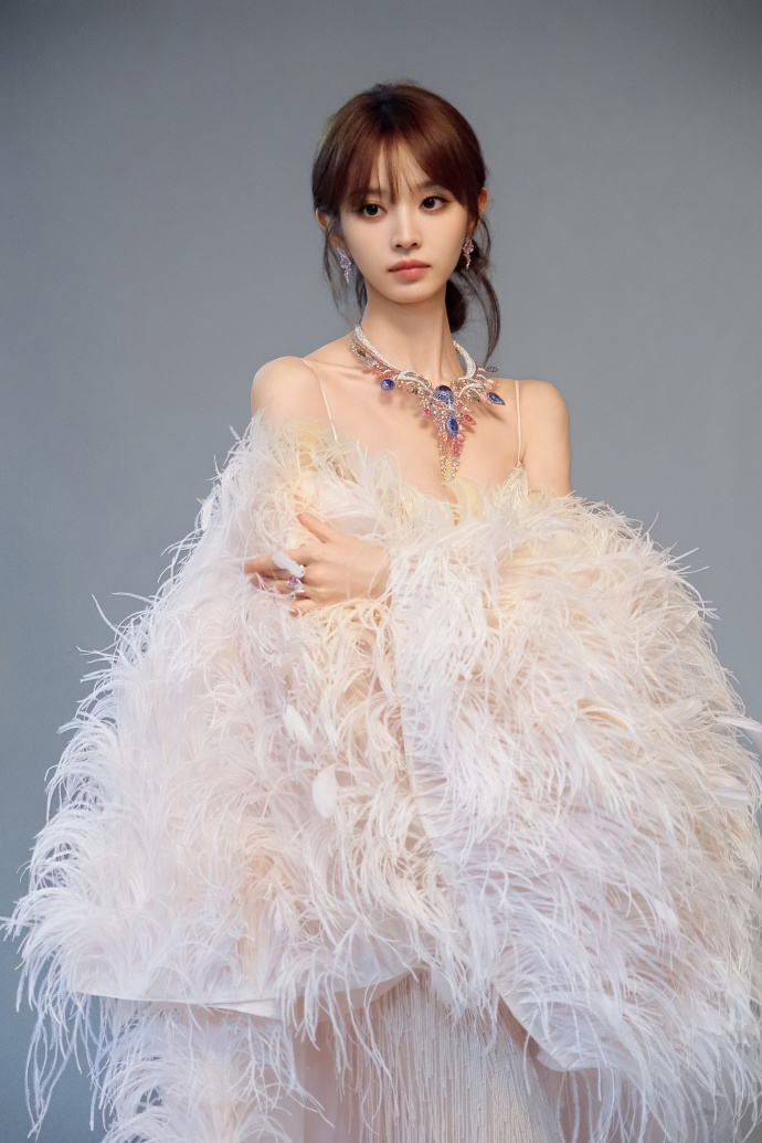 田曦薇大女主剧排面拉满田曦薇新剧女本位宣发区别于常规剧集宣发套路，田曦薇两部大女