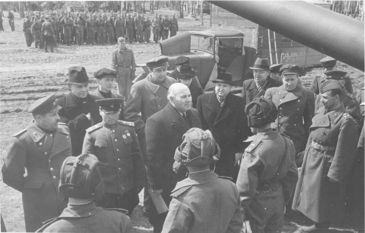 苏军中的爱沙尼亚部队——1943年5月6日，爱沙尼亚苏维埃社会主义共和国最高苏维