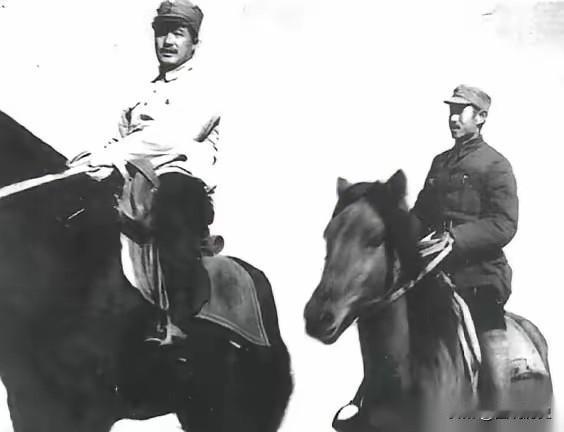 1932年，两位我党的高级将领骑着大马留下这张珍贵合影，从1931年开始，他们在
