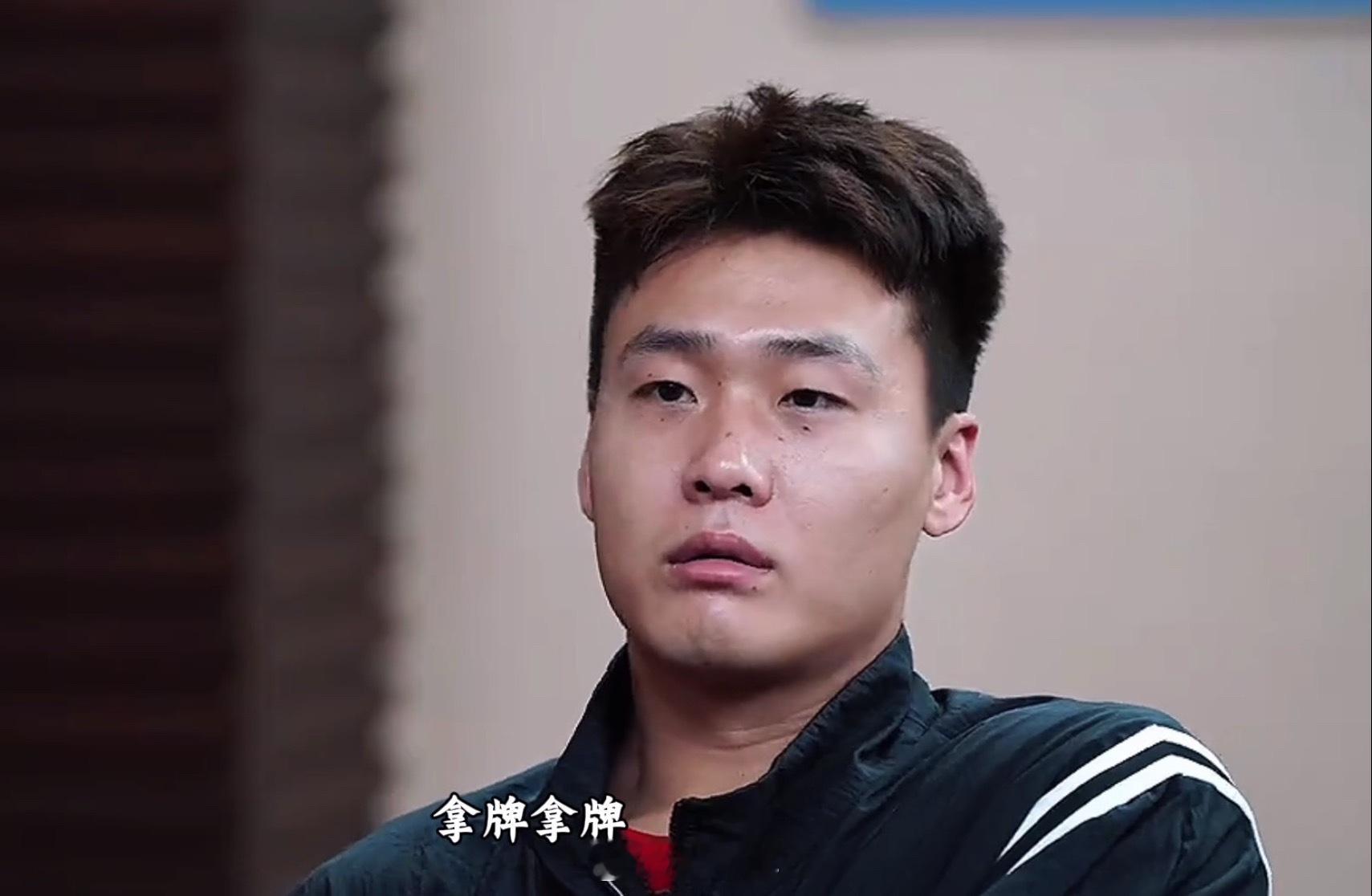 在7月3日接受于嘉的采访中，中国男篮队长赵睿表示，自己包括全队在本届男篮亚洲杯上