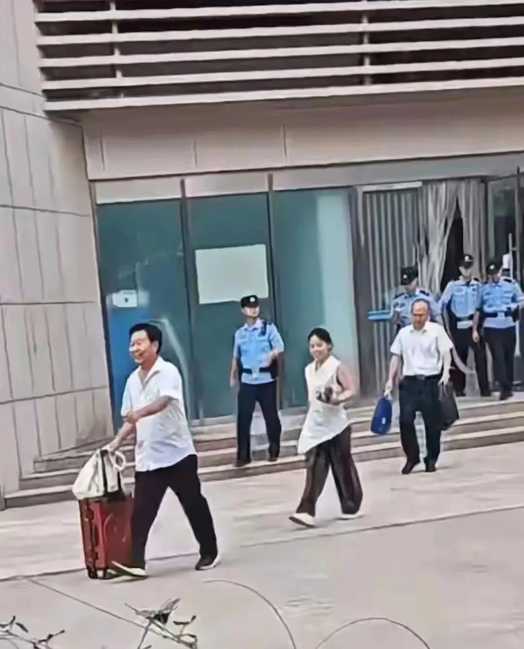 姚策生父郭希宽去世最难过的不是杜新志，而是熊磊吧！

去年八月份，老郭和儿媳熊磊