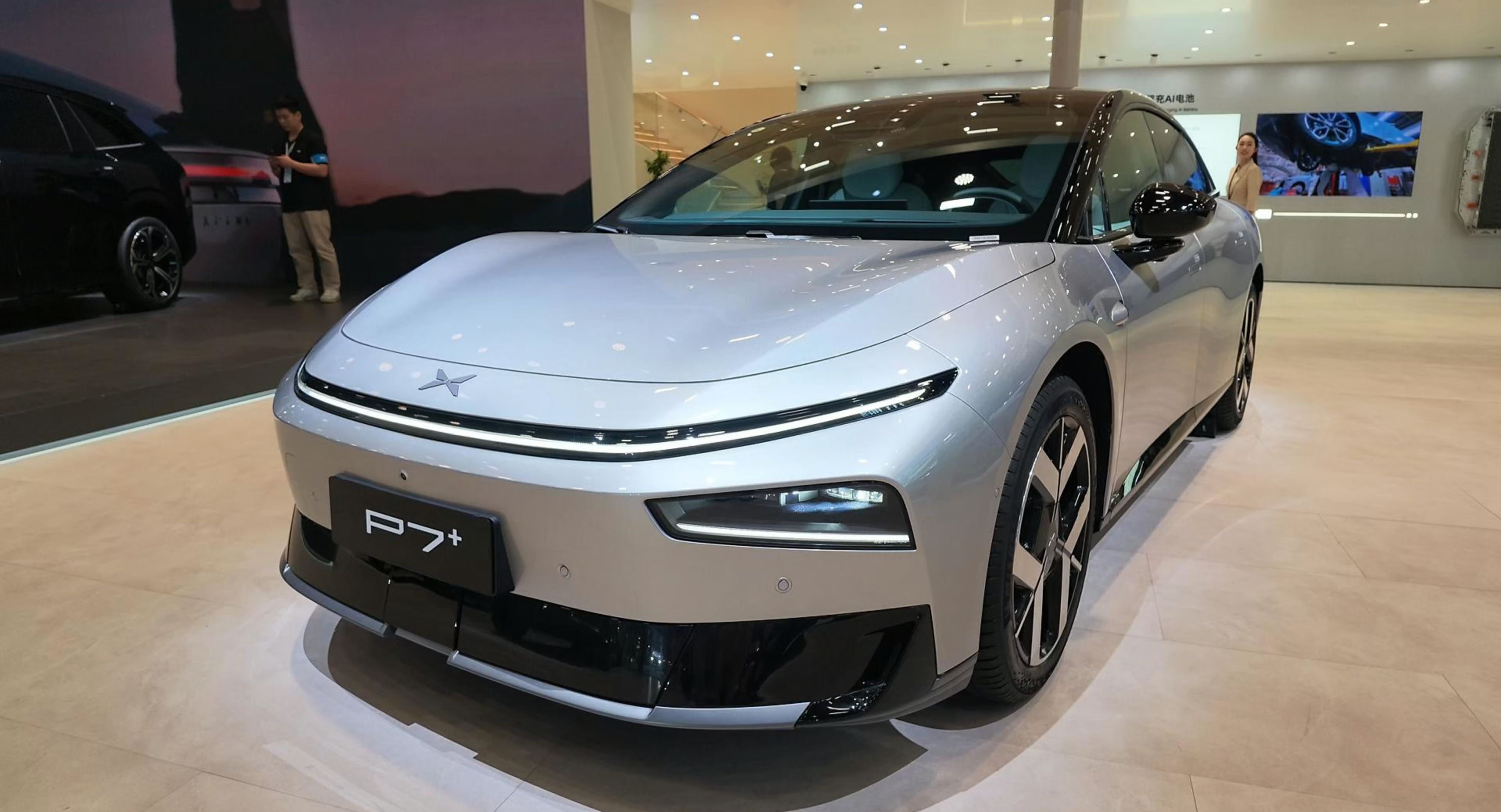 2026款小鹏P7+车展实拍，外观与内饰静态体验