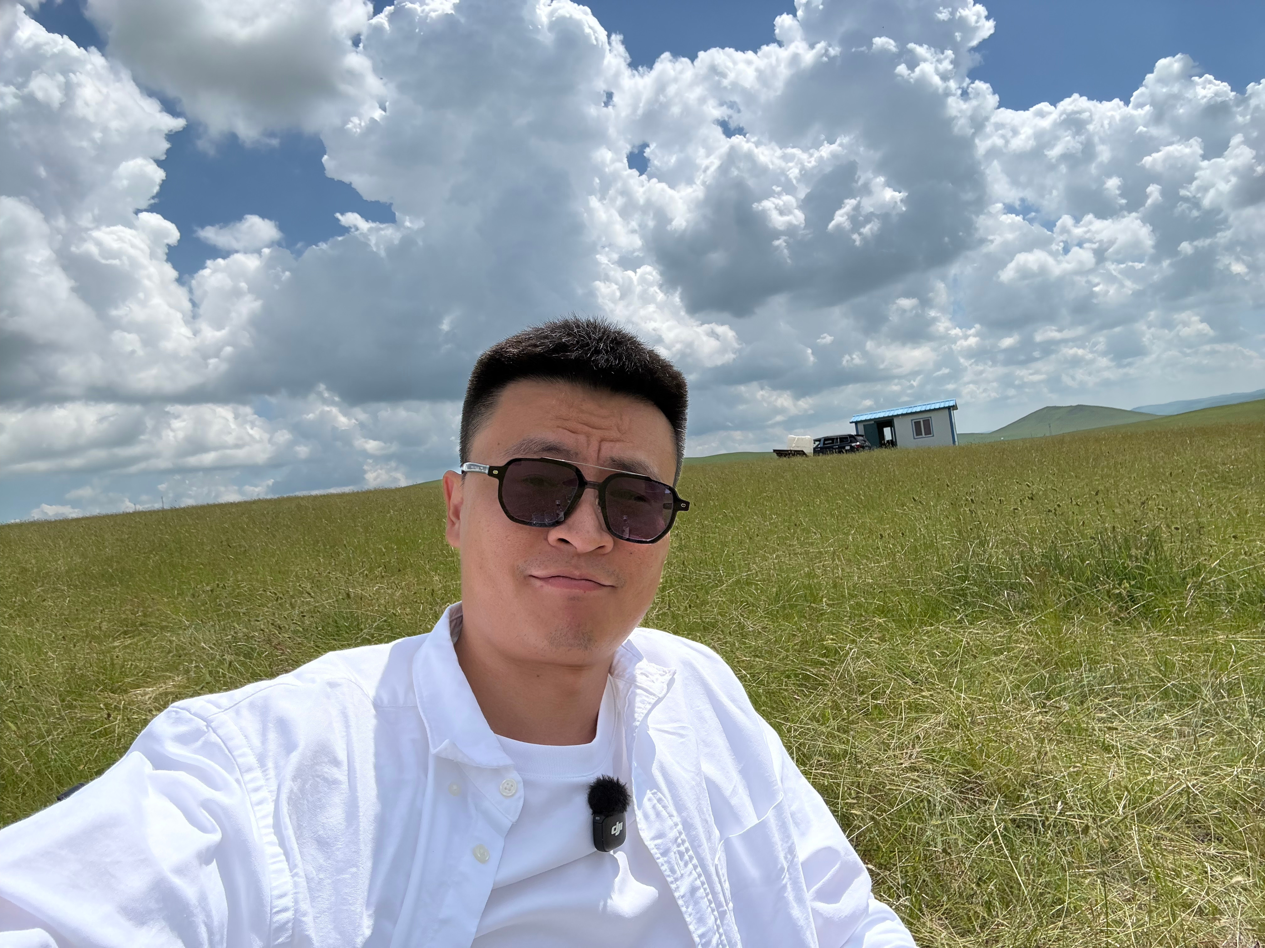 家里不缺钱的人在职场的状态上进还是摸鱼，我觉得跟家里缺不缺钱关系真不大，主要还是