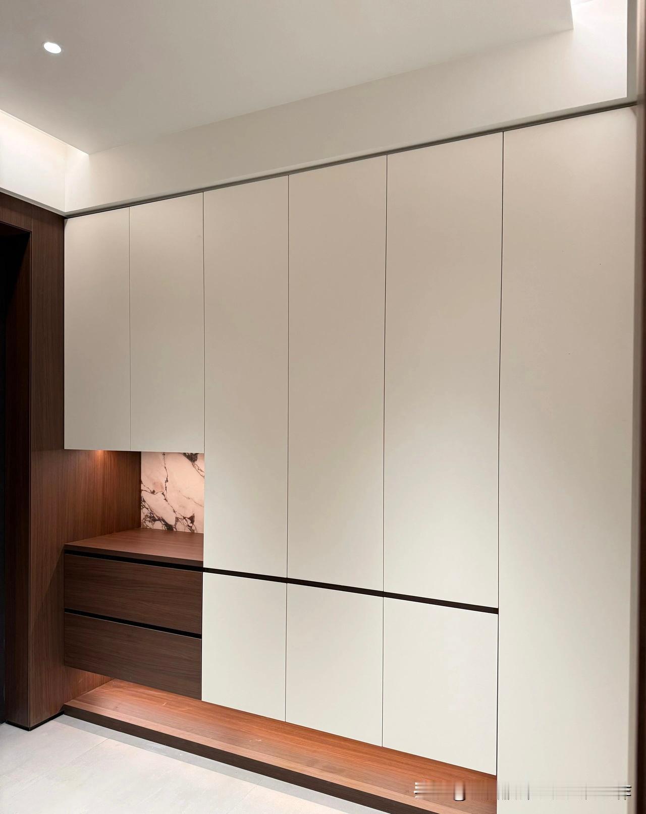 极简原木风的全屋定制家居简直绝了！看多了华丽装修，这种简单素雅的风格反而更让人舒