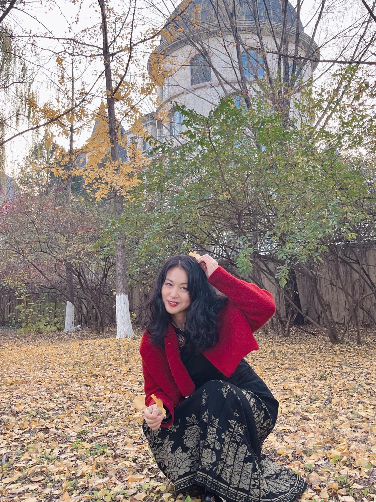 人真的应该珍惜当下，多少人都是失去后才懂得真心，哪有那么多浪漫，时刻的陪伴有多重