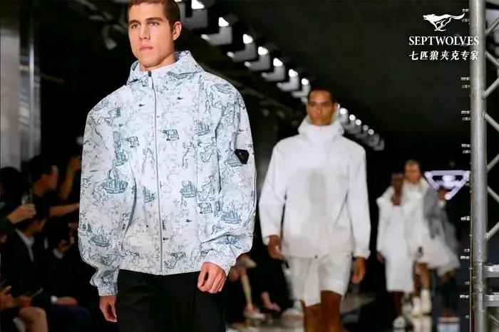 好消息：中国品牌七匹狼“六登米兰，行无止境！”

路，要脚踏实地走;品牌，要不断