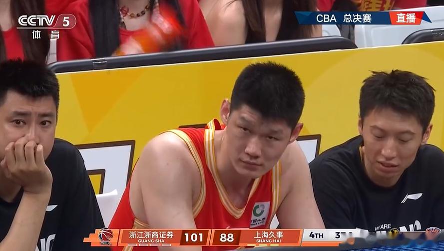 广厦男篮1比3上海男篮广厦男篮拒绝横扫 扳回一城！CBA总决赛G4，广厦101-
