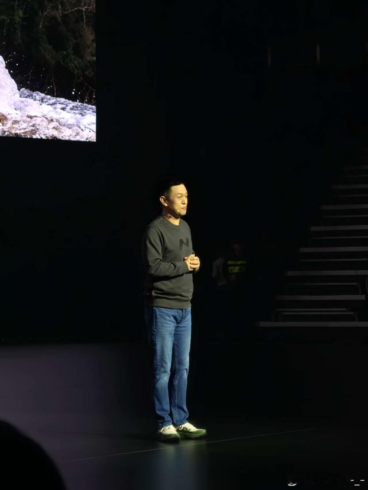 乐道L80来啦中国大五座suv空间奇迹乐道汽车