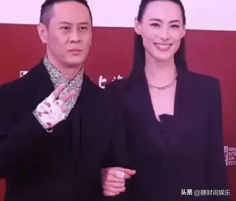 无惧岁月！37岁梁洛施生图惊艳红毯
 
上海国际电影节红毯上，37岁梁洛施凭原生
