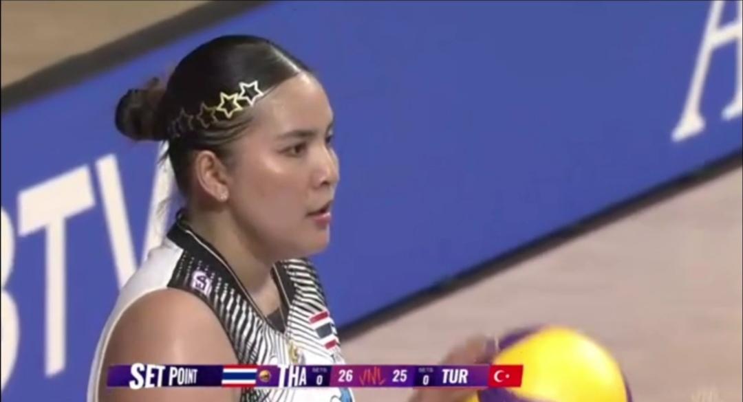 泰国女排实力不可小觑！


泰国女排昨天3：0零封巴西女排，令人惊叹！吉马良师让
