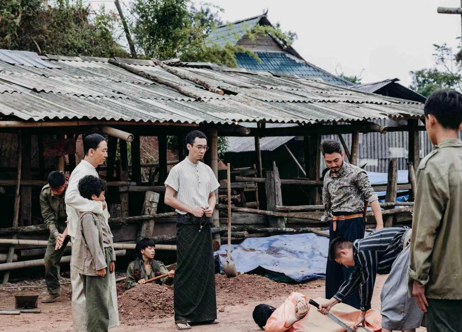 原来师姐（艾梭老婆）被挑断脚筋活埋的这段儿被删减了🤔。 ​​​