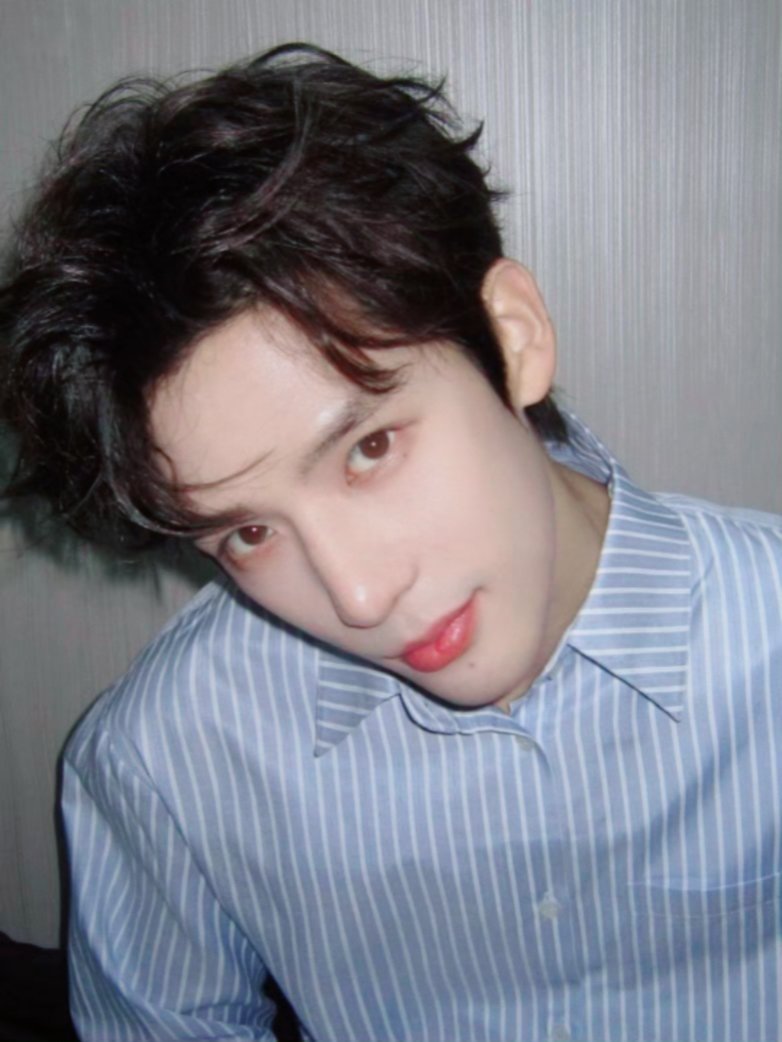 青年演员王安宇 王安宇季清和温柔的月亮被揉碎成一撮星星，融化在你的眼睛里✨