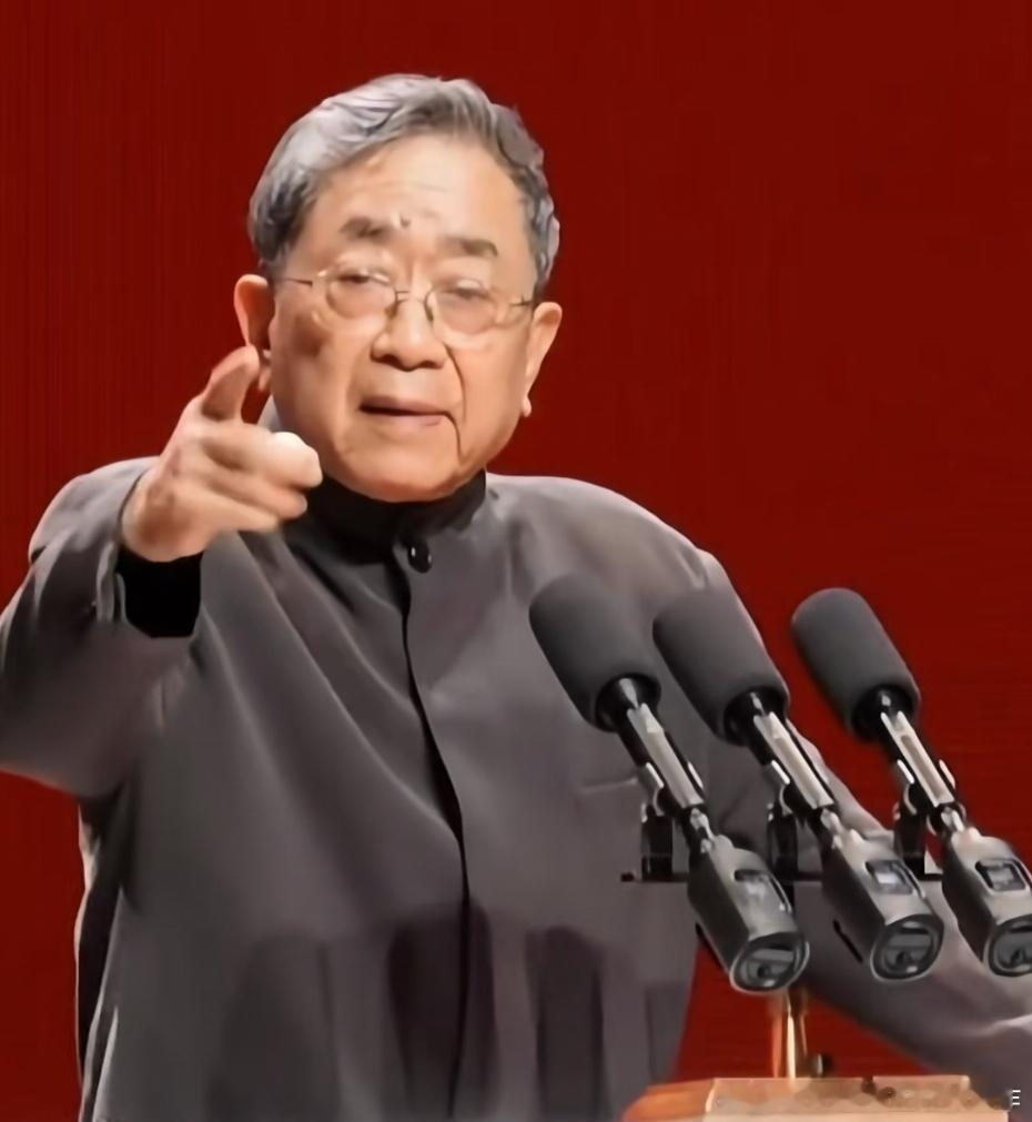 应邀选角：李伯祥可以演余秋雨。 