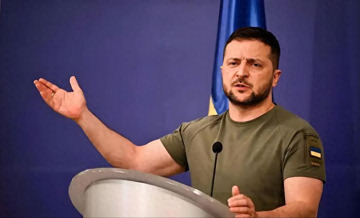 刚呼吁美军抓普京，后脚泽连斯基话音刚落就失联了？后方基地被炸成火海。
 
一切都