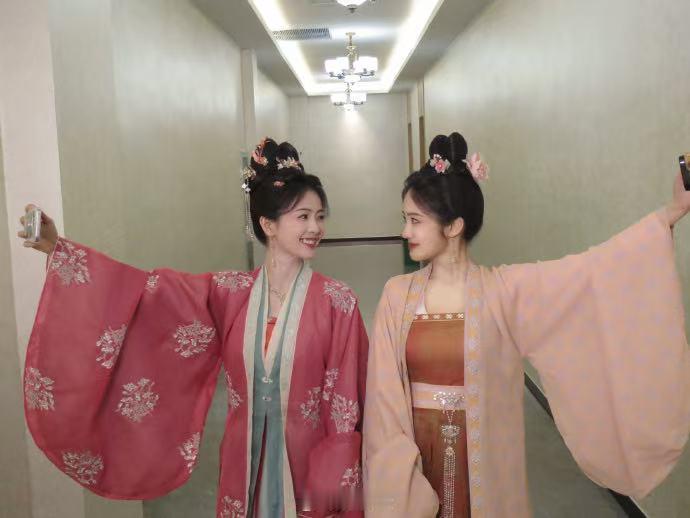 网剧一树梨花一轻舟开播 网剧一树梨花一轻舟 短剧能有一树一花一轻舟，是观众的福气