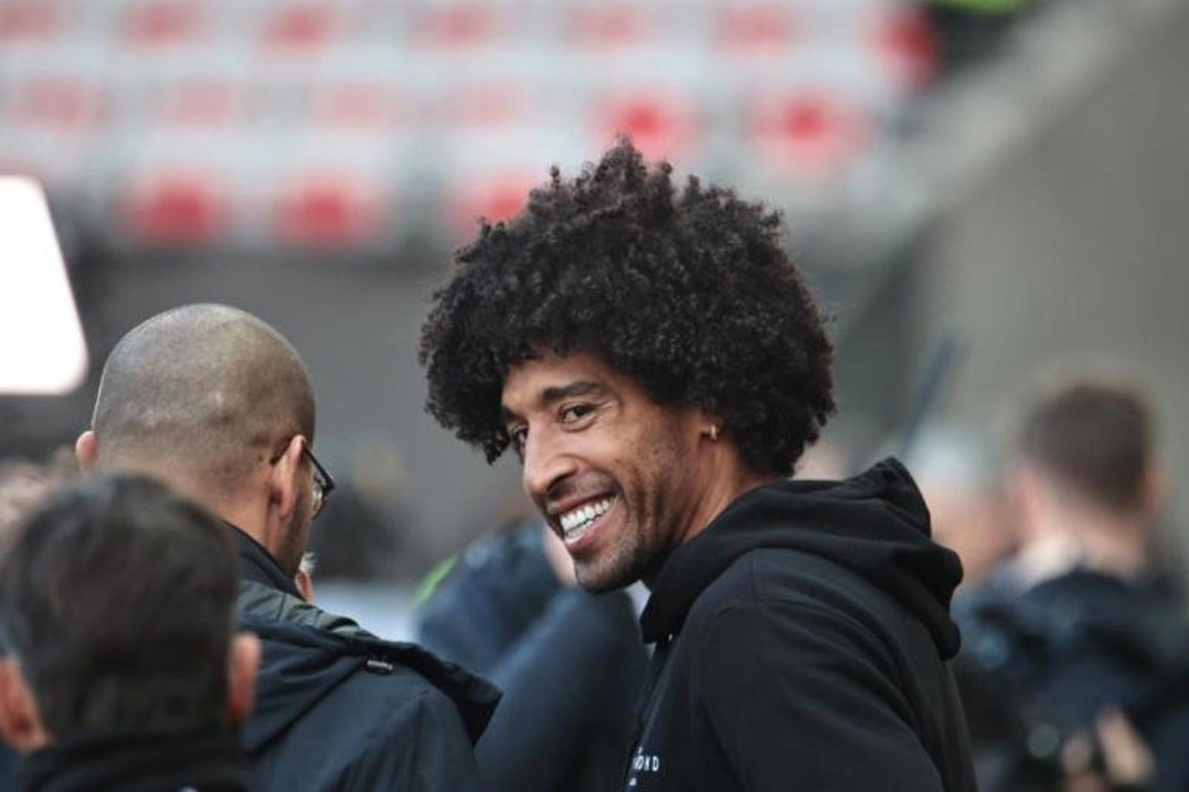 丹特是拜仁高层看好的二队教练头号人选，双方已经开始进行接触和谈判。[Floria