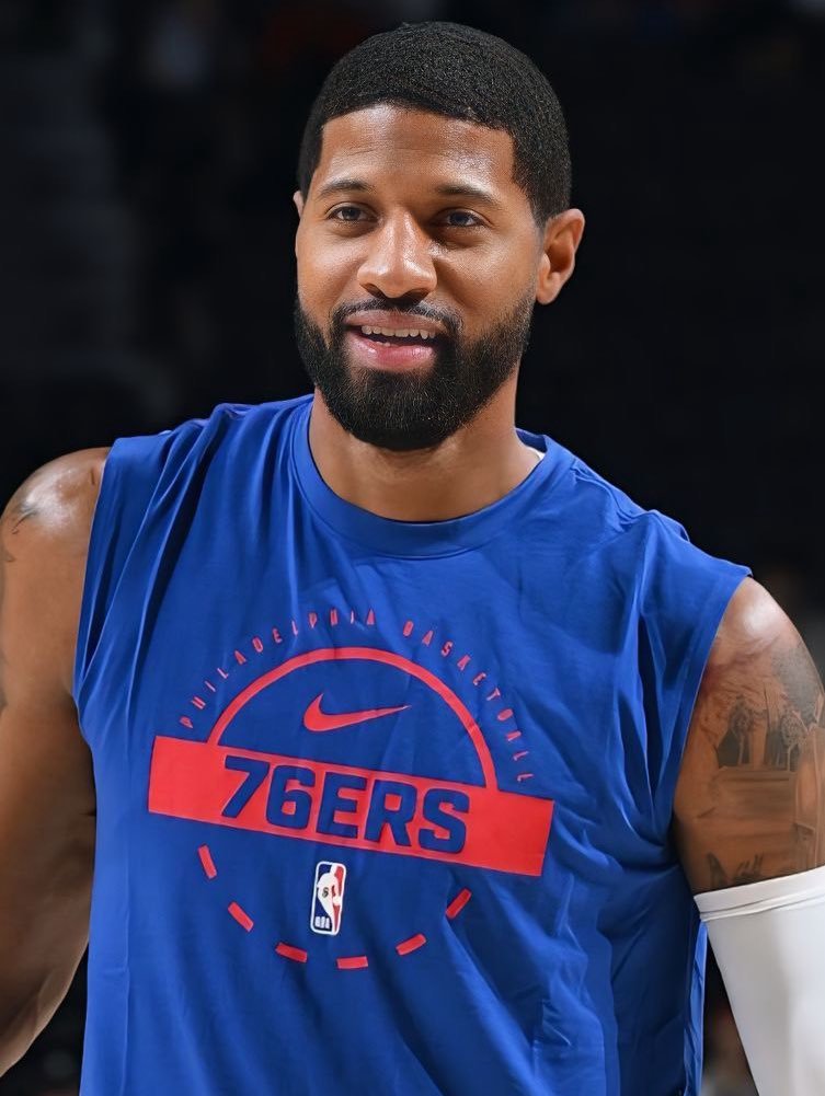 赛季至今，保罗·乔治出战四场比赛的数据如下：场均13.5分，4.3个篮板，3.3