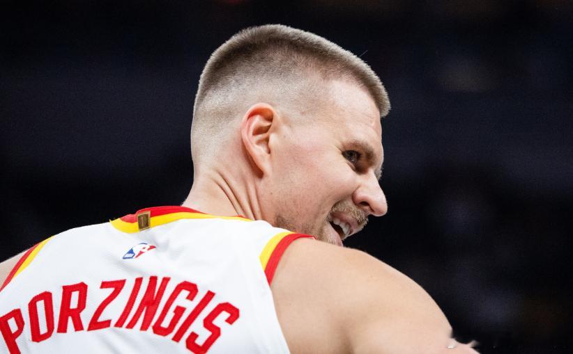 明天上午09:30一场焦点战，勇士客场对阵湖人。今天，勇士更新了球队伤病情况，新