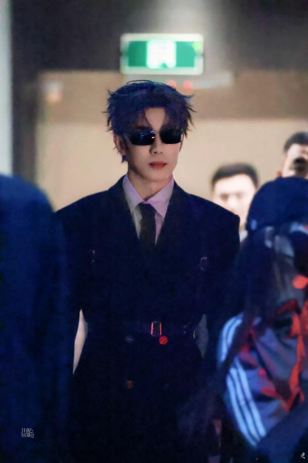 鹭卓第三个吻痕我二哥宠粉这一块鹭卓跳了第三个吻痕