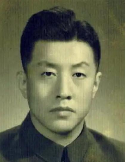 1955年赵锡光在新疆石河子病逝，张仲瀚对老战友女儿说：你爸走了，你就是我的孩子