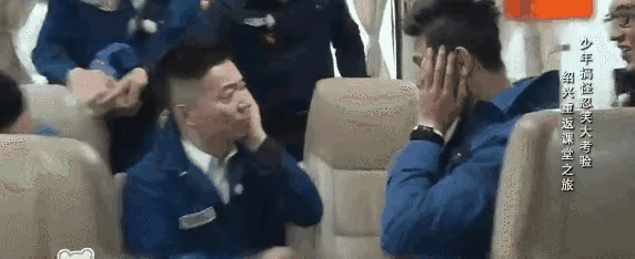 不是，孙杨你来真的啊！前辈给你玩个游戏而已，你真的上手打，这也太没情商了吧！