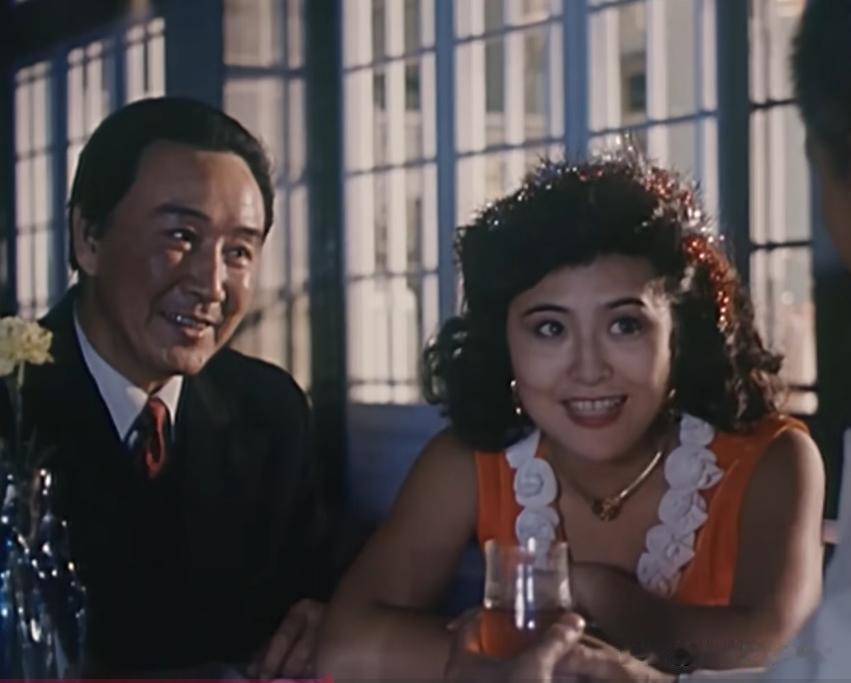 挺眼熟吧？
      女演员是不是后来当主持人了？