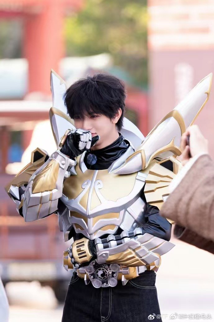 穆祉丞录综艺哭了穆祉丞被吓到腿软软乎乎的小穆直接被吓哭腿软，节目组真忍心对小朋友