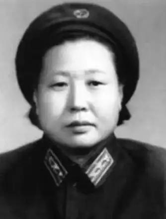 吴朝祥，1932年参加红军，次年加入中国共产党。历经土地革命战争、参加过长征，抗