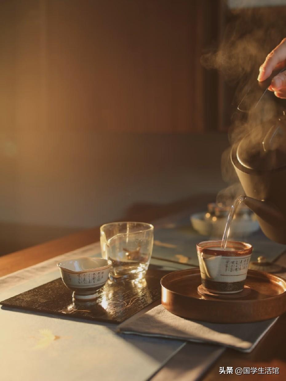 学会变通，日子越过越舒心！
 
上善若水，水善利万物而不争。这句流传千古的金句，
