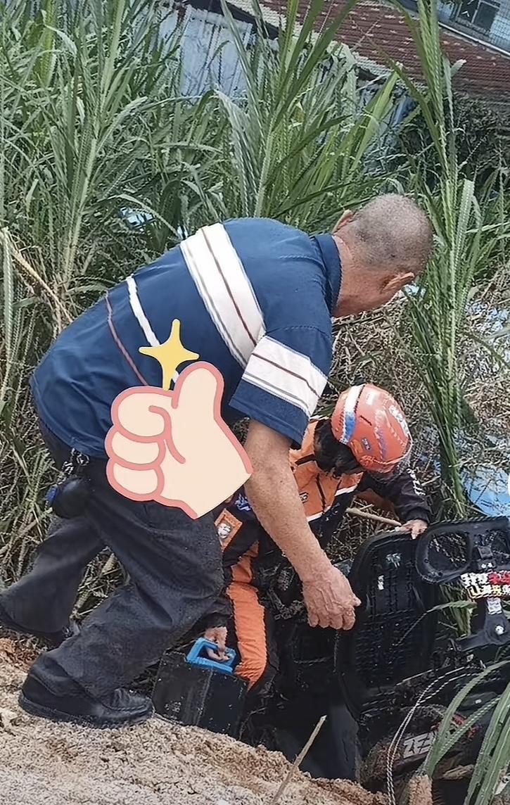 外卖小哥巢先生介绍，3月7日18时许，他送外卖途经东莞市塘厦镇蛟乙塘振龙东路6号