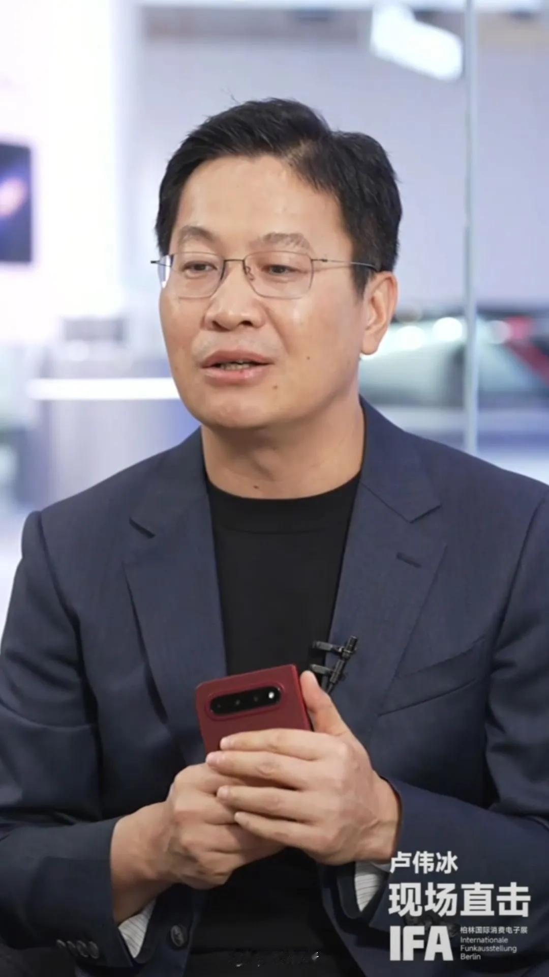 卢伟冰回应小米18 Fold价格，起步价一万多元，“多”的不止一点。

不是？一