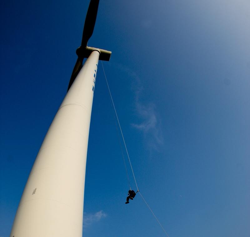 11月12日，中国能建宣布世界最大5000平方米高空风力发电捕风伞在内蒙古阿拉善