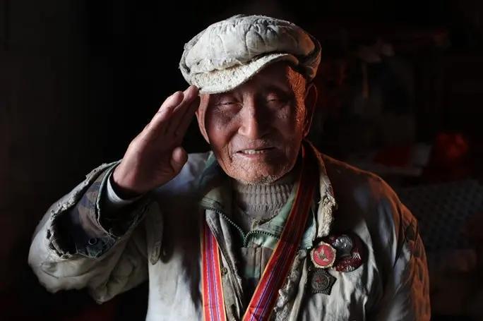 铁血运输兵余元利：满身弹痕，隐功一生守家国
 
余元利，男，1929年出生，浙江