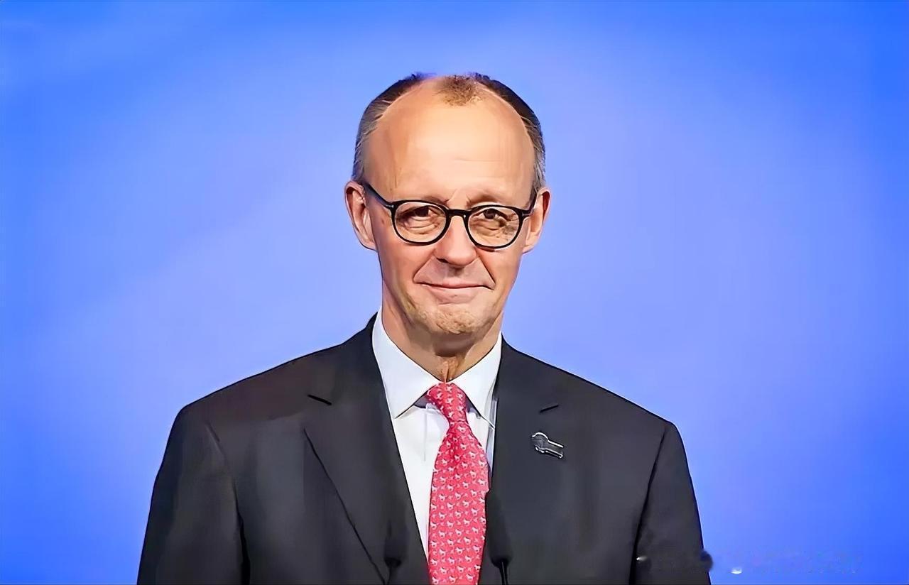 德国总理默茨近日直接给乌克兰的入盟梦泼了盆冷水，直言想进欧盟，哥本哈根标准这道硬