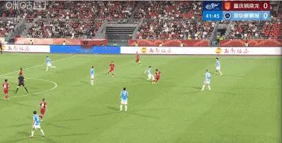 深圳新鹏城外援中卫本科维奇吃到红牌，下轮对阵国安停赛。北京国安中超联赛